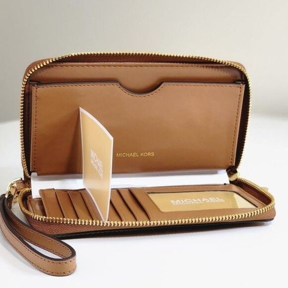 NEW! Michael Kors Wristlet Strap Wallet - Picture 13 of 14